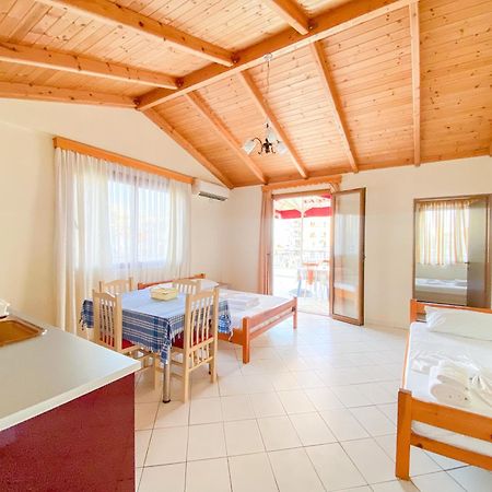Summerland Saranda エクステリア 写真