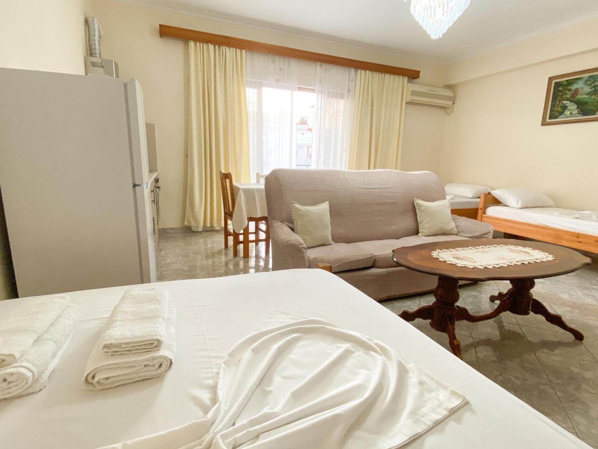 Summerland Saranda エクステリア 写真