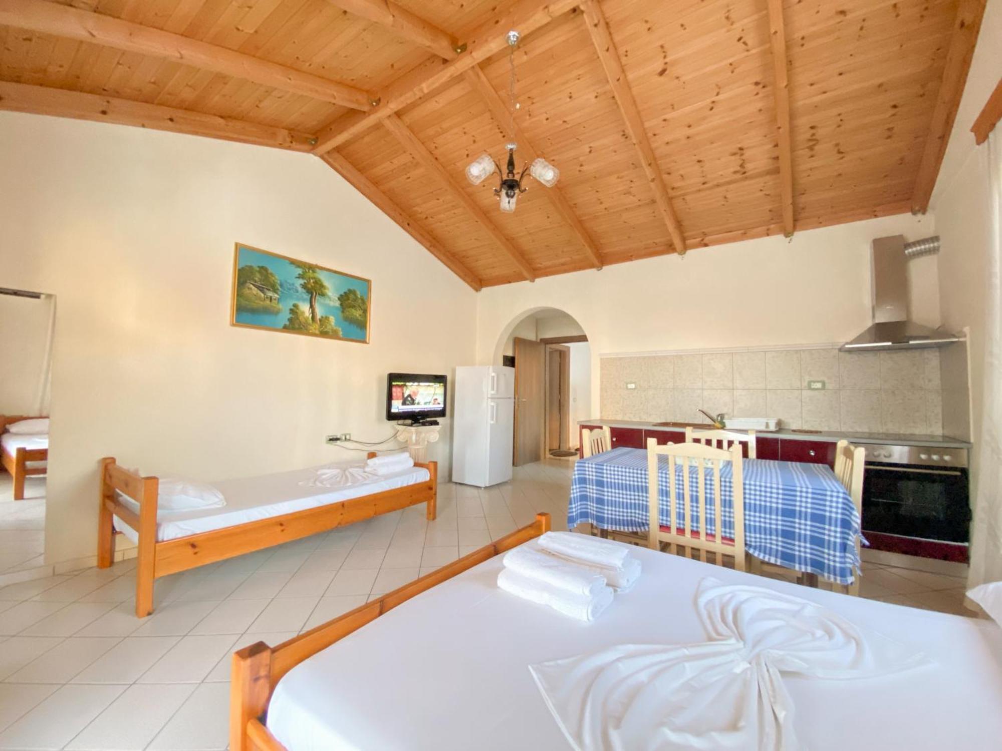 Summerland Saranda エクステリア 写真